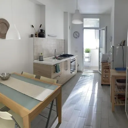 Casa Tami, Centro *